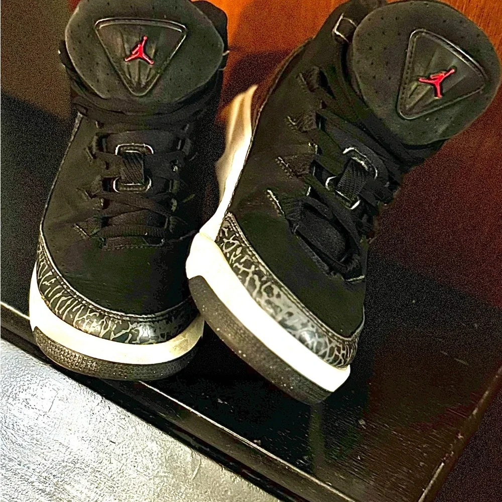 Nike Air Jordan Deluxe ‘Black’ 807718-061 Sz. 7Y - Picture 10 of 10